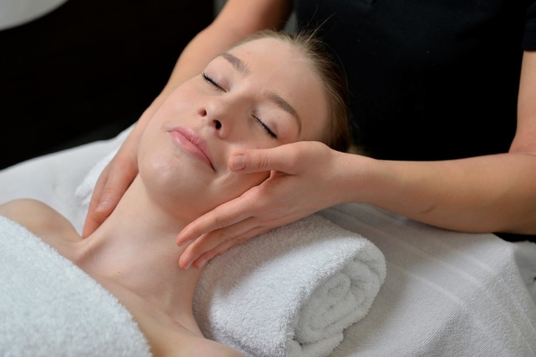 Read more about the article Classic Facial Treatment